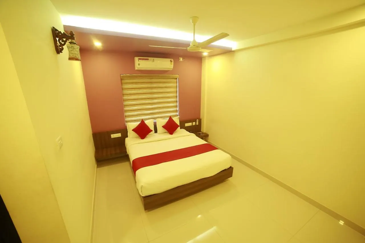 Hotel Rithu Regency Angādipuram